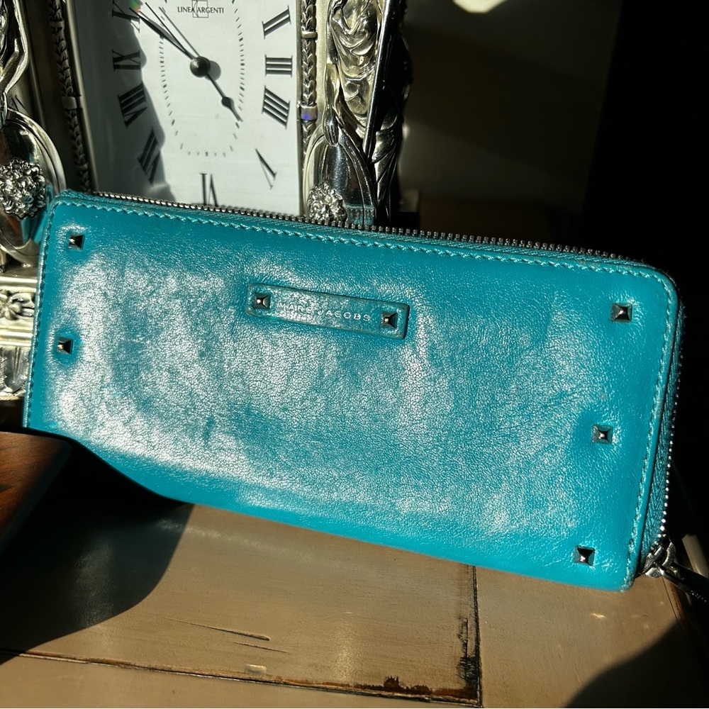 Marc Jacobs Turquoises Leather Zip Around Wallet